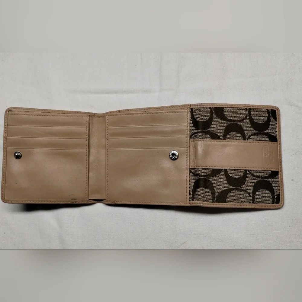 Coach Signature Brown Wallet - Picture 12 of 13